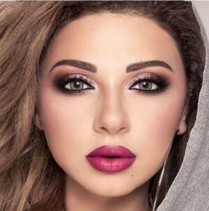 AMARA MONTHLY Hazel Wood