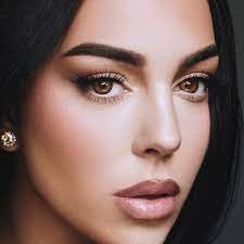 AMARA MONTHLY Almond